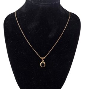 Vintage Sarah Coventry Gold Tone Pendant Necklace – Black Cabochon